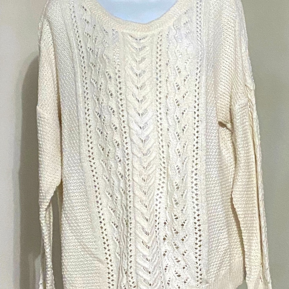 Old Navy Cream Pullover Sweater